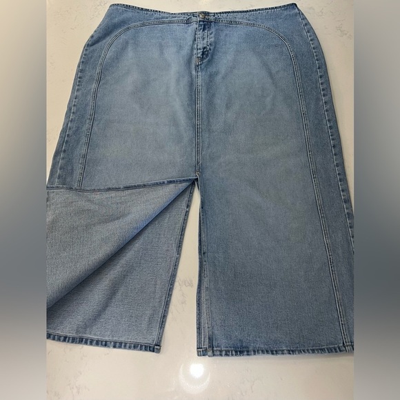 Blue Relaxed Fit Jeans with Classic Style - Picture 5 of 16